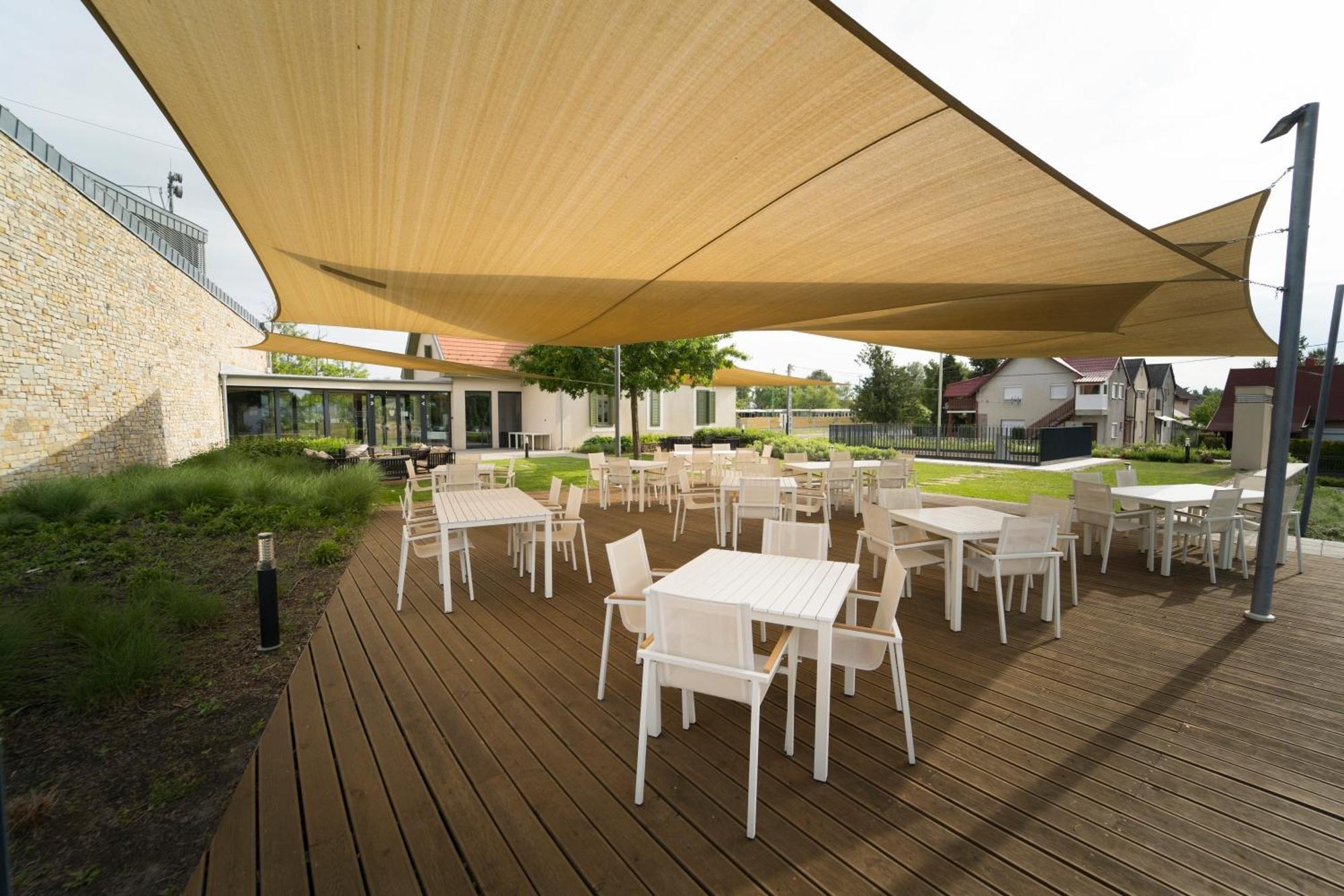 Hotel Fenyves Yacht Club Superior Balatonfenyves Exterior foto